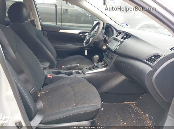 3N1AB7AP2KY449839 2019 NISSAN SENTRA Серебряный Вид салона спереди