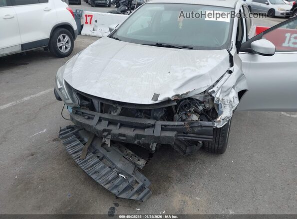 3N1AB7AP3HY247455 2017 NISSAN SENTRA Silver Front view