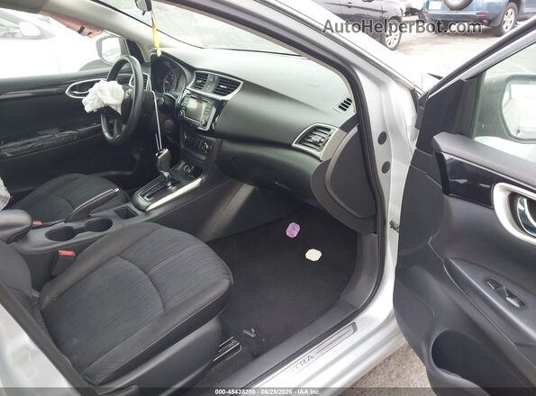 3N1AB7AP3HY247455 2017 NISSAN SENTRA Silver Front interior view