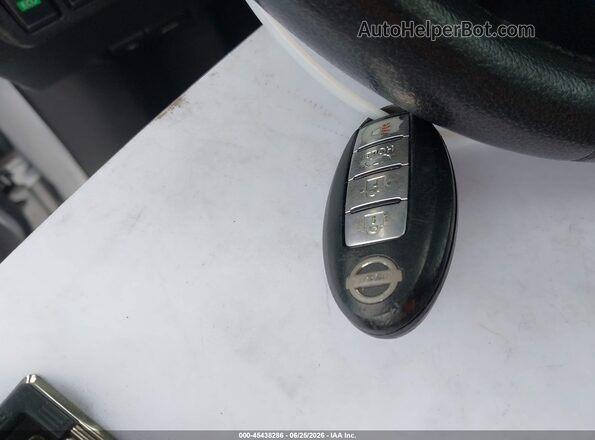 3N1AB7AP3HY247455 2017 NISSAN SENTRA Silver Dashboard view