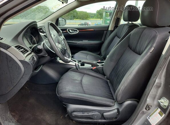 3N1AB7AP3HY399574 2017 NISSAN SENTRA Серебряный Вид салона спереди