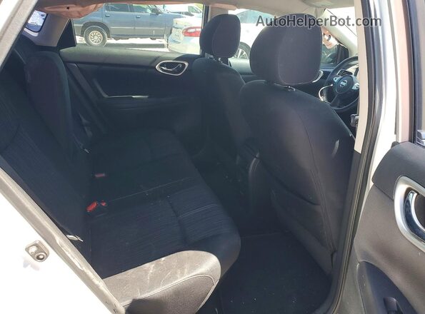 3N1AB7AP3JY208130 2018 NISSAN SENTRA Silver Вид задніх сидінь