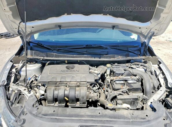3N1AB7AP3JY208130 2018 NISSAN SENTRA Silver Вид задньої частини салону