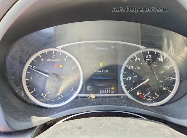3N1AB7AP3JY235974 2018 NISSAN SENTRA Silver ხელსაწყოთა პანელის ხედი