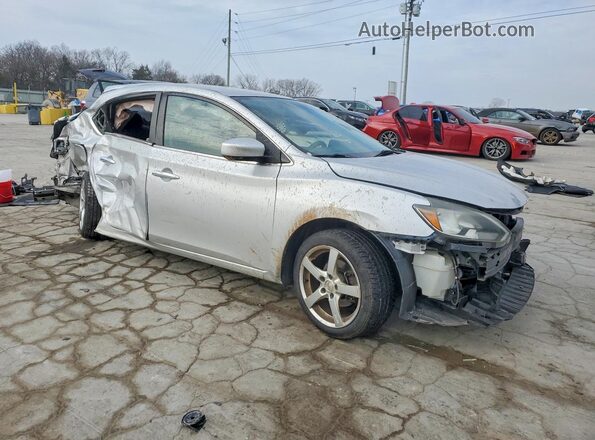 3N1AB7AP3JY243878 2018 NISSAN SENTRA Серебряный Передняя правая четверть