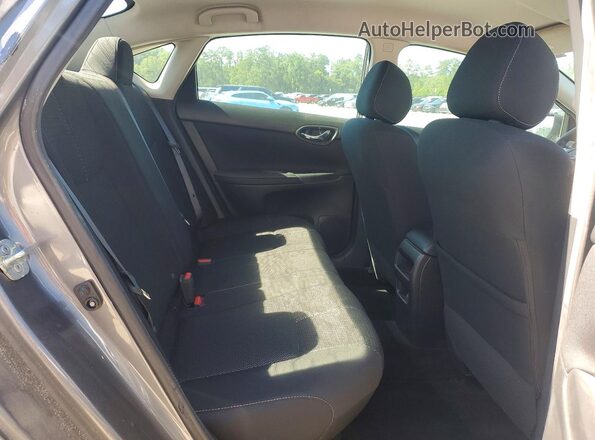 3N1AB7AP3JY317834 2018 NISSAN SENTRA Gray Vista de los asientos traseros
