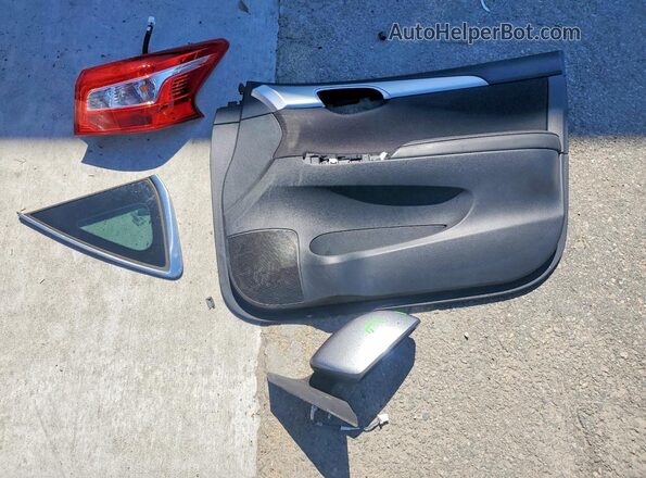 3N1AB7AP3JY317834 2018 NISSAN SENTRA Gray Vista del compartimento del motor