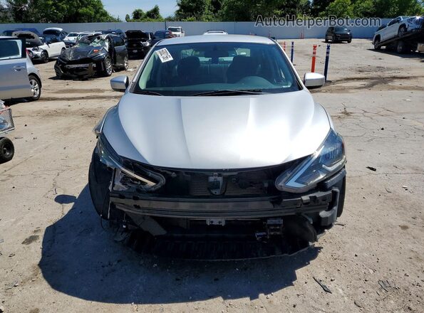 3N1AB7AP3KY228301 2019 NISSAN SENTRA Silver Widok z przodu