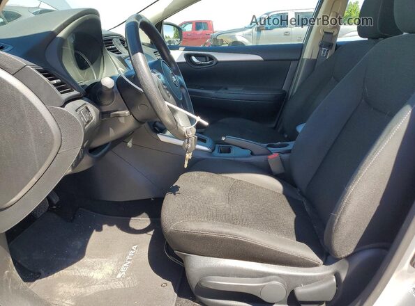 3N1AB7AP3KY228301 2019 NISSAN SENTRA Silver Widok wnętrza z przodu
