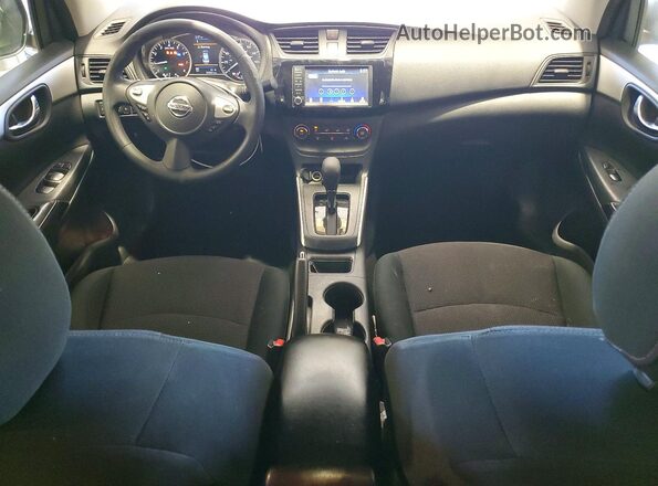 3N1AB7AP3KY440051 2019 NISSAN SENTRA Черный Вид панели приборов