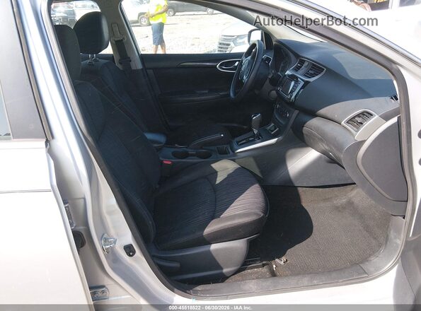 3N1AB7AP4HL714671 2017 NISSAN SENTRA Серебряный Вид салона спереди