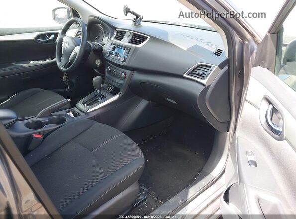 3N1AB7AP4HY235735 2017 NISSAN SENTRA Серый Вид салона спереди