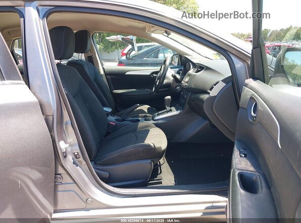 3N1AB7AP4JY242500 2018 NISSAN SENTRA Gray Вид салону спереду
