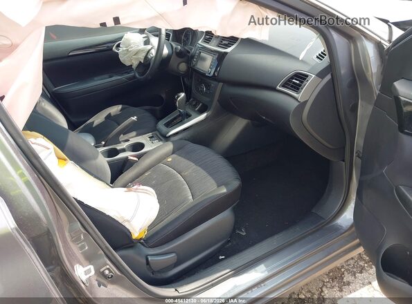 3N1AB7AP4JY273391 2018 NISSAN SENTRA Gray Widok wnętrza z przodu