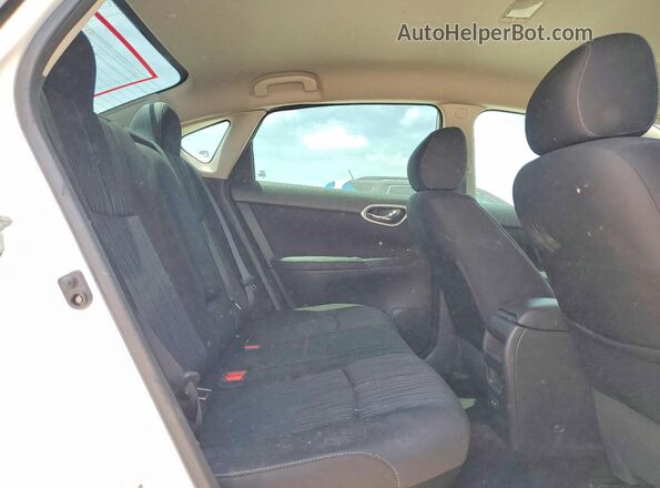 3N1AB7AP4JY310455 2018 NISSAN SENTRA Two Tone Widok tylnych siedzeń