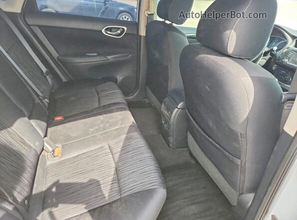 3N1AB7AP4JY321892 2018 NISSAN SENTRA White Rear seats view