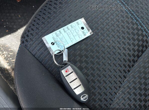 3N1AB7AP4JY347621 2018 NISSAN SENTRA Silver Dashboard view