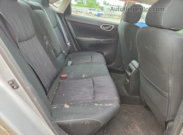 3N1AB7AP4KY445890 2019 NISSAN SENTRA Серебряный Вид задних сидений
