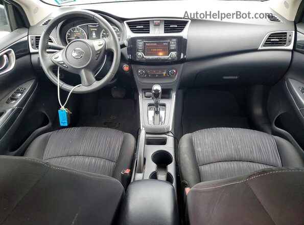 3N1AB7AP5HY335813 2017 NISSAN SENTRA Silver Dashboard view