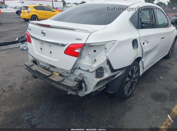 3N1AB7AP5HY356922 2017 NISSAN SENTRA Белый Вид задней части салона