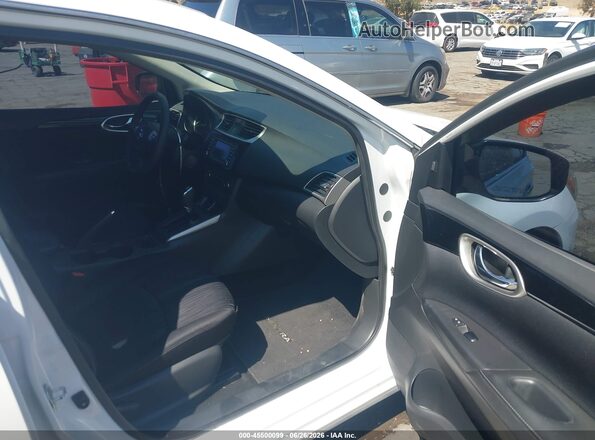 3N1AB7AP5HY376703 2017 NISSAN SENTRA White Widok wnętrza z przodu