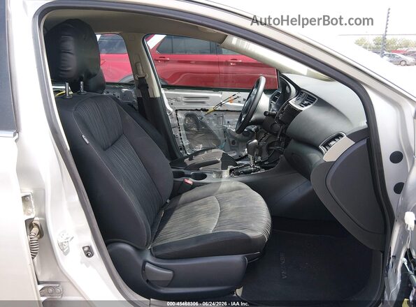 3N1AB7AP5JL634477 2018 NISSAN SENTRA Silver Սալոնի դիմացի տեսք