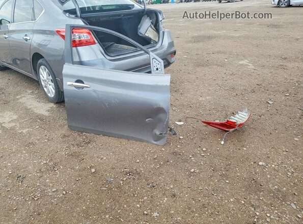 3N1AB7AP5JY217251 2018 NISSAN SENTRA Gray Vista del compartimento del motor