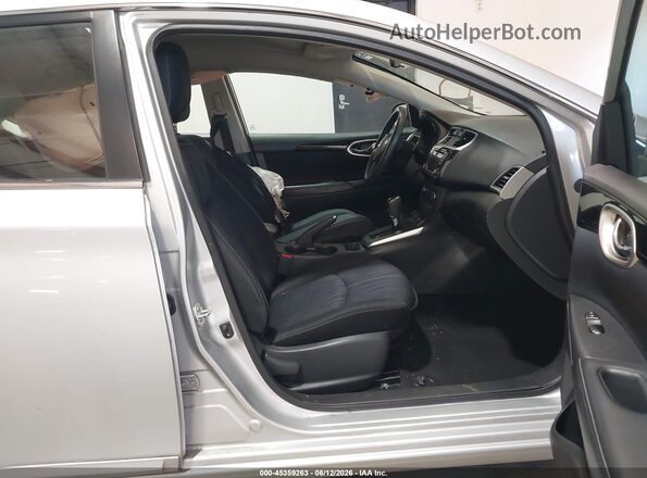 3N1AB7AP6HY276688 2017 NISSAN SENTRA Серый Вид салона спереди