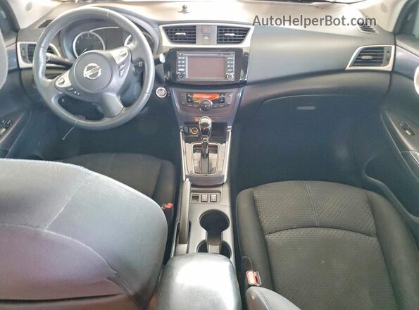 3N1AB7AP6JY217632 2018 NISSAN SENTRA Красный Вид панели приборов