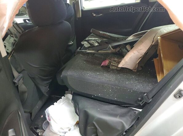 3N1AB7AP6JY252283 2018 NISSAN SENTRA Silver Rear seats view