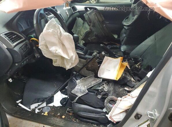 3N1AB7AP6JY252283 2018 NISSAN SENTRA Silver Front interior view