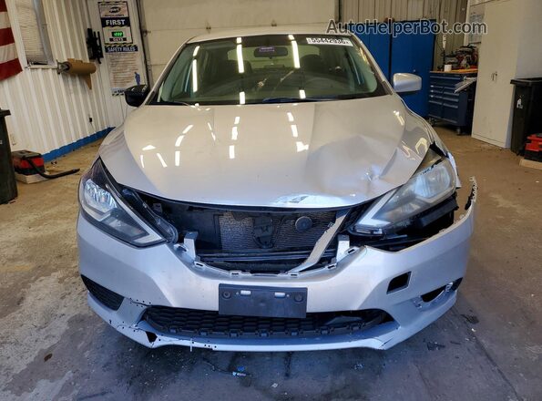 3N1AB7AP6JY283310 2018 NISSAN SENTRA Silver Widok z przodu