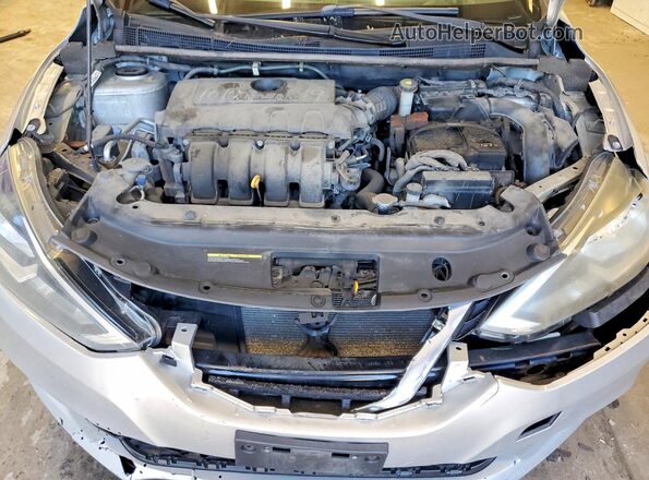 3N1AB7AP6JY283310 2018 NISSAN SENTRA Silver Widok wnętrza z tyłu