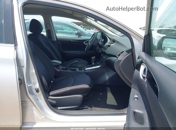 3N1AB7AP7HL670441 2017 NISSAN SENTRA Silver Widok wnętrza z przodu