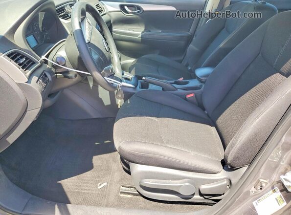 3N1AB7AP7HY208769 2017 NISSAN SENTRA Серый Вид салона спереди