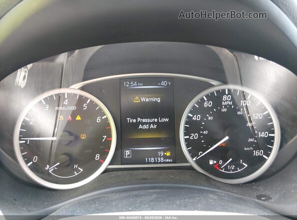 3N1AB7AP7JL621133 2018 NISSAN SENTRA Red Vista de los asientos traseros