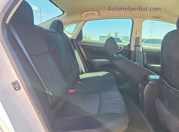 3N1AB7AP7JL635582 2018 NISSAN SENTRA Белый Вид задних сидений