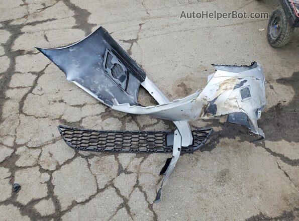3N1AB7AP7JY219924 2018 NISSAN SENTRA Silver Vista del compartimento del motor