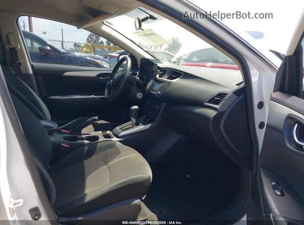 3N1AB7AP7JY249277 2018 NISSAN SENTRA White Вид салону спереду
