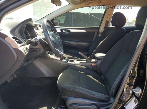 3N1AB7AP7JY258173 2018 NISSAN SENTRA Черный Вид салона спереди