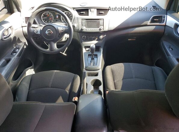 3N1AB7AP7JY258173 2018 NISSAN SENTRA Черный Вид панели приборов