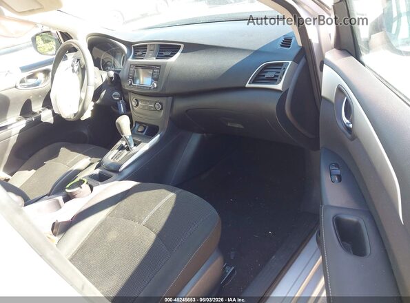 3N1AB7AP7JY277029 2018 NISSAN SENTRA Silver Front interior view