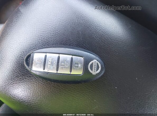 3N1AB7AP8HY239495 2017 NISSAN SENTRA Белый Вид панели приборов