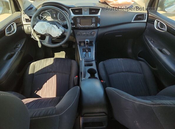 3N1AB7AP8HY351021 2017 NISSAN SENTRA Silver Widok deski rozdzielczej