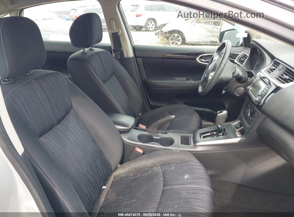 3N1AB7AP8JY251670 2018 NISSAN SENTRA Silver Widok wnętrza z przodu