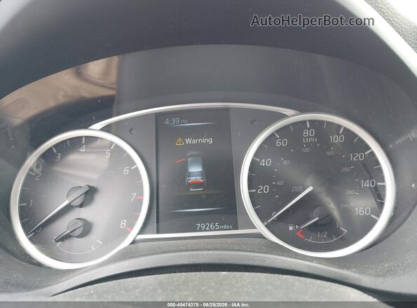 3N1AB7AP8JY251670 2018 NISSAN SENTRA Silver Widok tylnych siedzeń