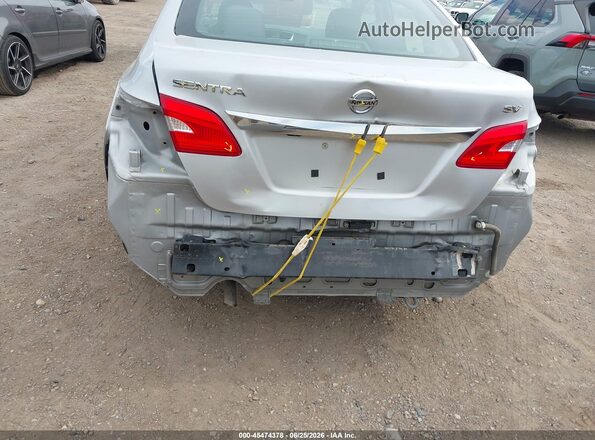 3N1AB7AP8JY251670 2018 NISSAN SENTRA Silver Widok z przodu