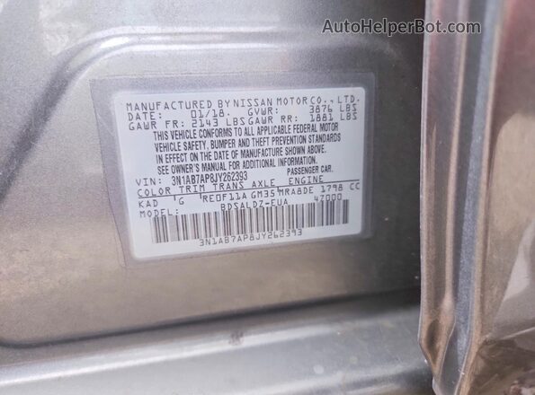 3N1AB7AP8JY262393 2018 NISSAN SENTRA Gray Vista del compartimento del motor