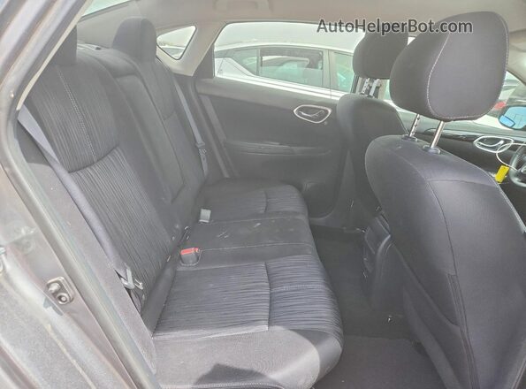 3N1AB7AP8JY262393 2018 NISSAN SENTRA Gray Vista de los asientos traseros