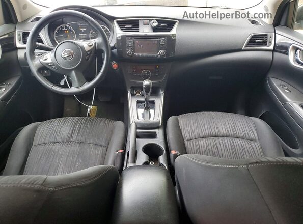 3N1AB7AP8JY286712 2018 NISSAN SENTRA White Vista del salpicadero